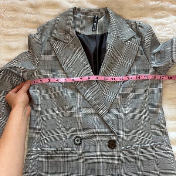 Lord and Taylor Design Lab Grey and Black Plaid Blazer Jacket - Picture 7 of 12